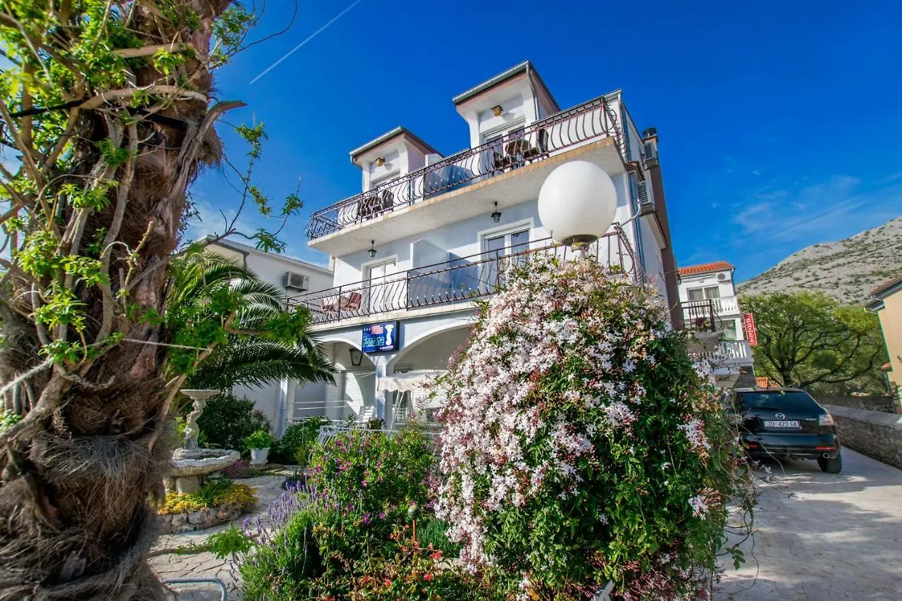 *** Casa de hóspedes Villa Fontana Starigrad Paklenica Croácia