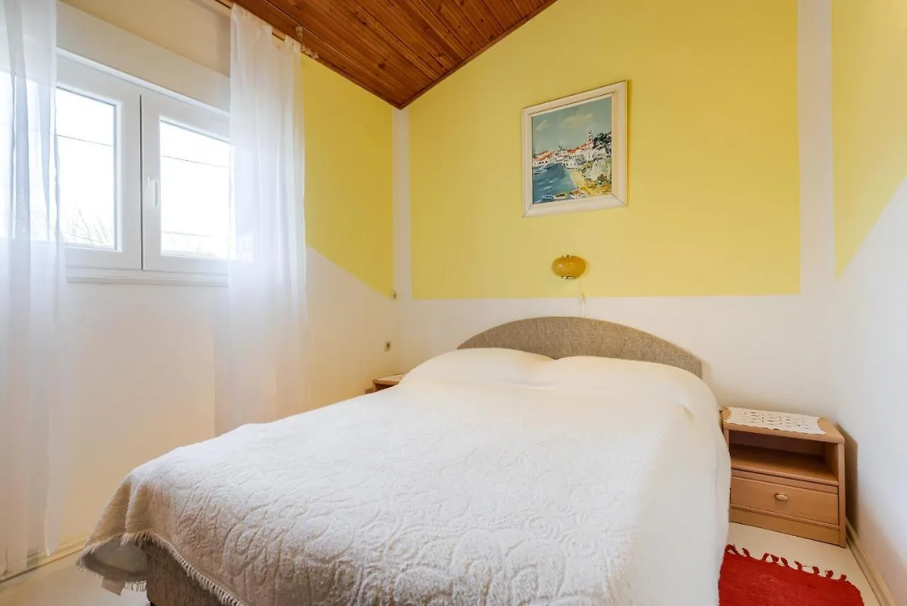 Villa Fontana Starigrad Paklenica 3*,  Croácia